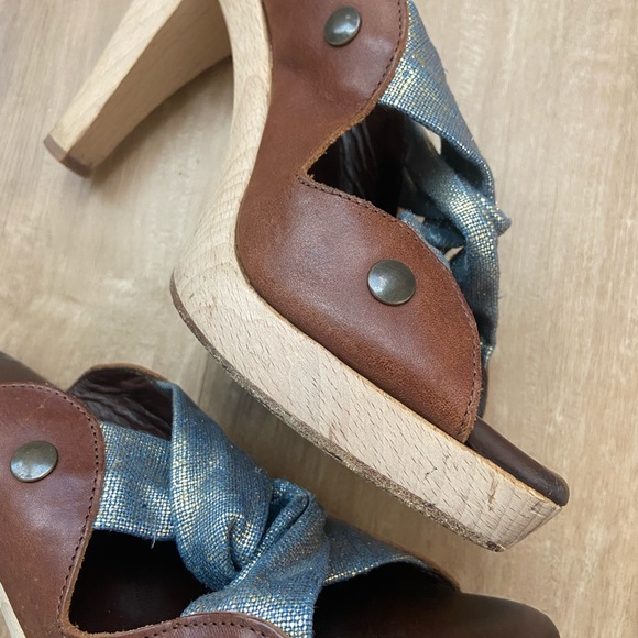 Cynthia Vincent brown leather metallic canvas slide wooden mules sandal heels 8 - Picture 3 of 10